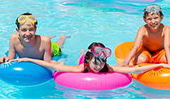 why-book-with-us_great-for-families_pool-safety